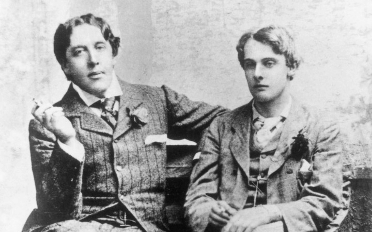 Oscar Wilde, dallo scandalo al simbolo LGBTQ+: “Oggi è un’icona del movimento gay. Sarebbe orgoglioso e felice”, parla il nipote Merlin Holland