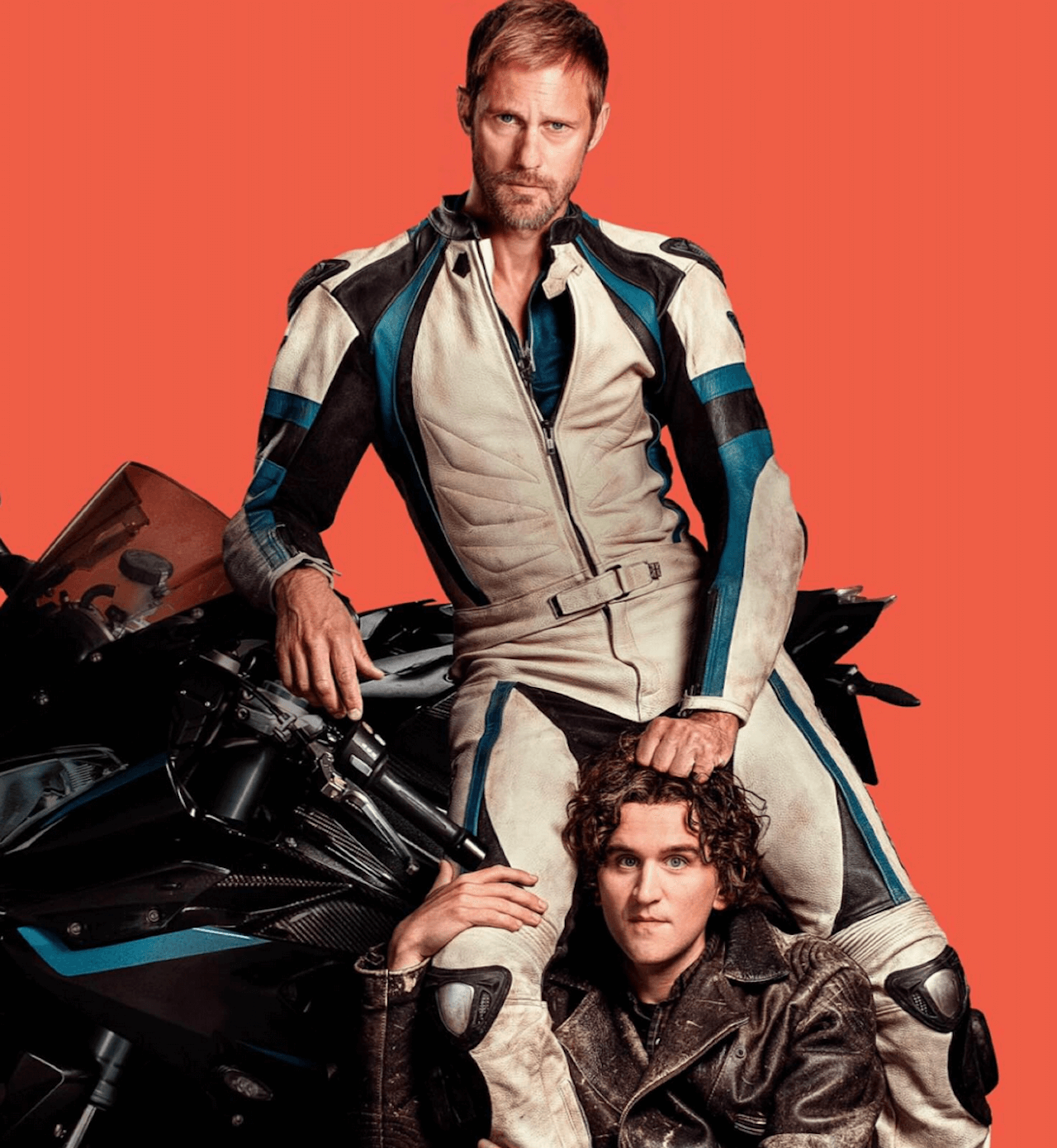 Pillion e l'amore BDSM. Nascita di un'ipnotica alchimia tra Harry Melling ed Alexander Skarsgård - Pillion - Gay.it