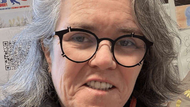 Rosie O’Donnell torna negli Usa dopo un anno: “È stato spaventoso. Non mi pento di essere andata via” - Rosie ODonnell - Gay.it