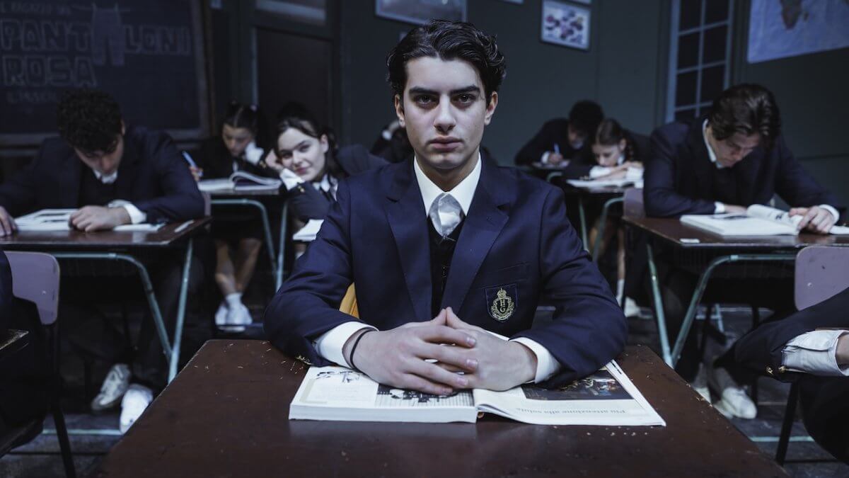 Il Ragazzo dai Pantaloni Rosa, le prime immagini dal musical con Samuele Carrino nei panni di Andrea Spezzacatena