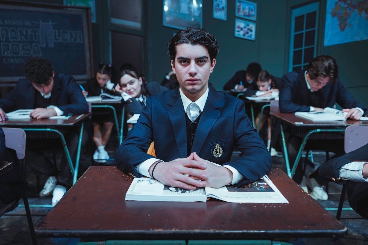 Il Ragazzo dai Pantaloni Rosa, le prime immagini dal musical con Samuele Carrino nei panni di Andrea Spezzacatena