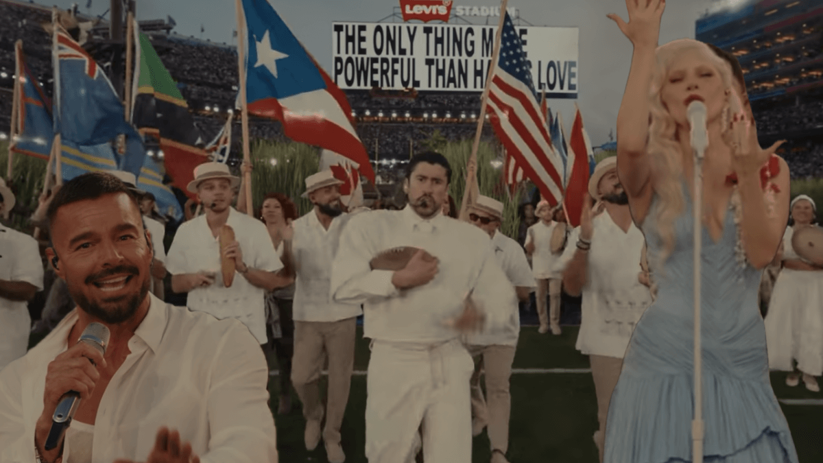 Super Bowl 2026, trionfo Bad Bunny con Lady Gaga e Ricky Martin: “Insieme siamo l’America”. E Trump attacca: “Disgustoso”