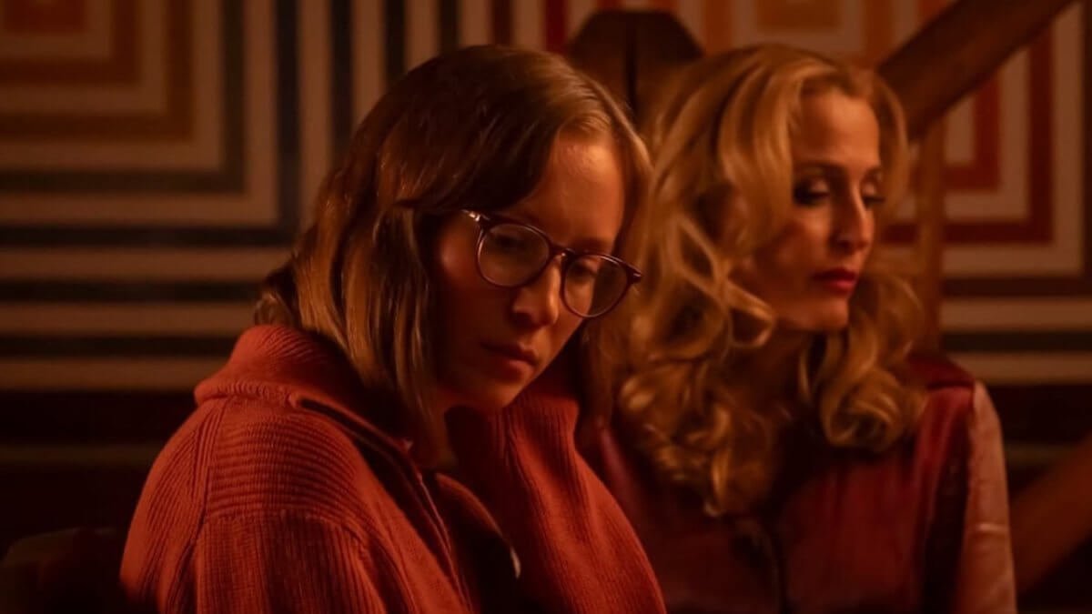 Teenage Sex and Death at Camp Miasma, prime immagini dall’horror queer con Gillian Anderson e Hannah Einbinder (VIDEO)