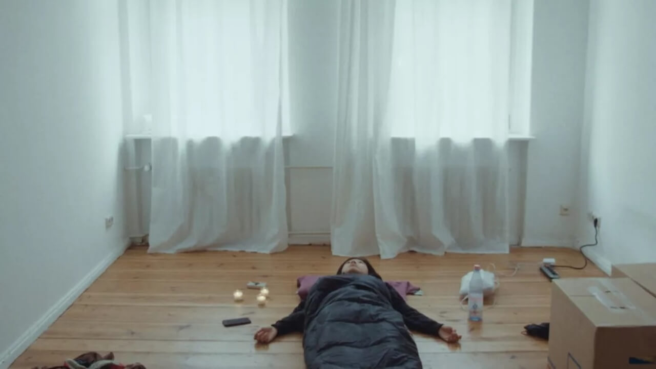 Berlino 2026, tutti i film LGBTQIA+ in corsa per il Teddy Award del Festival - Two Mountains Weighing Down My Chest di Viv Li - Gay.it