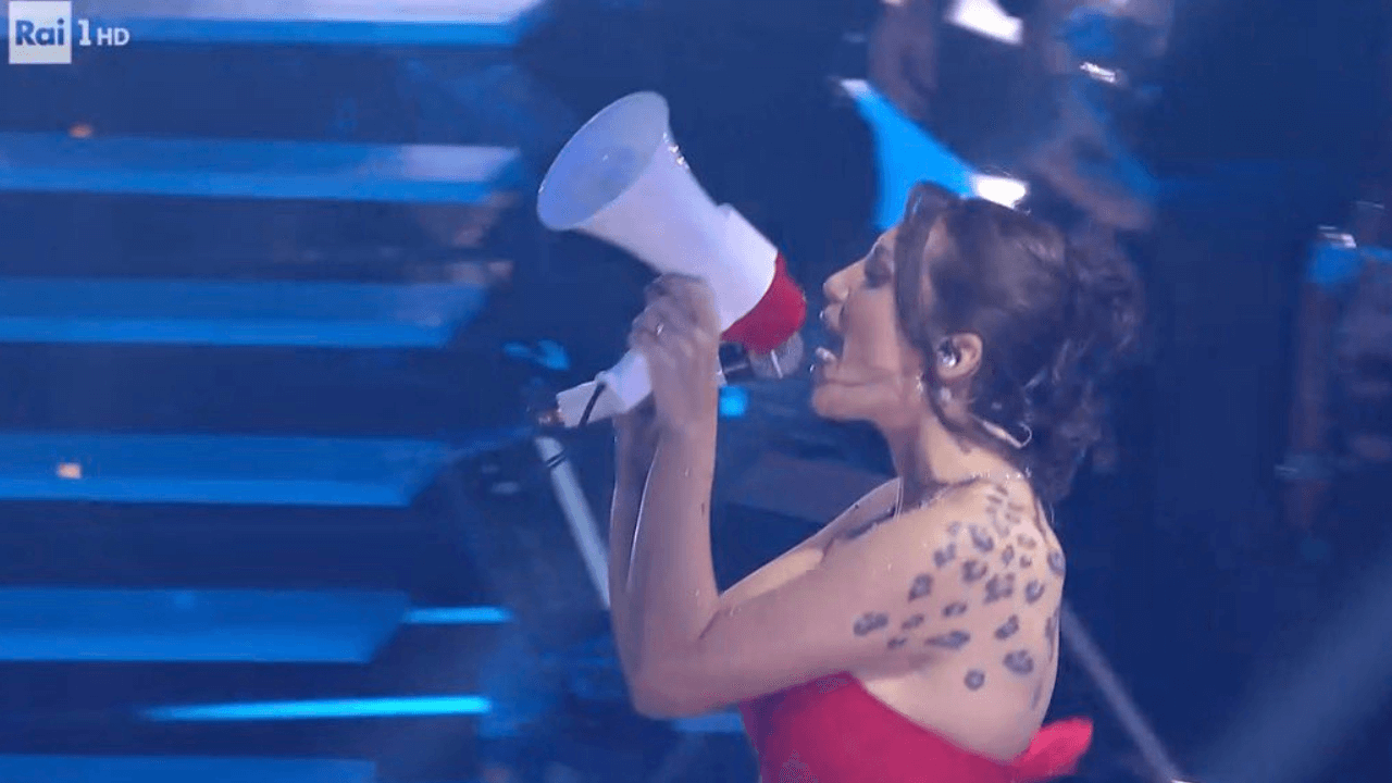 Ascolti TV Sanremo 2026, quarta serata del 27 febbraio dedicata alle cover: ecco i dati auditel