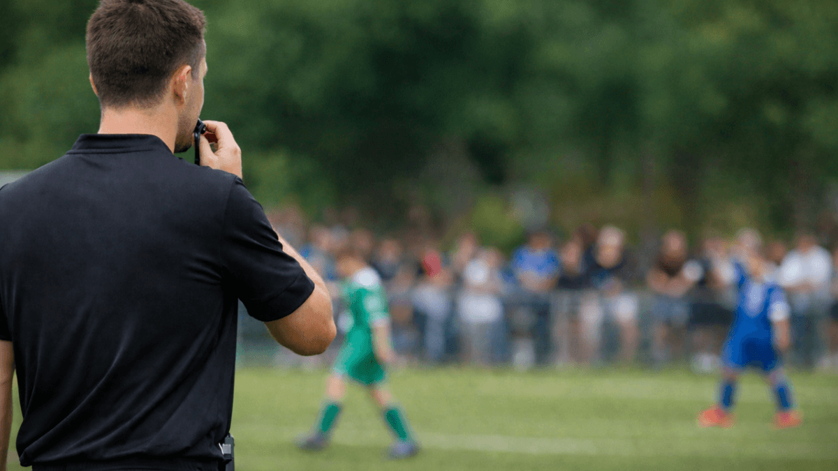 Calcio, frasi omofobe all’arbitro in Liguria: multa al Levanto dopo gara Juniores