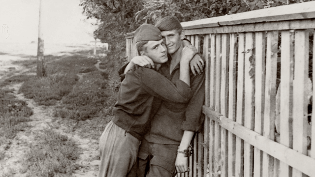 LOVING II, foto di Hugh Nini and Neal Treadwell