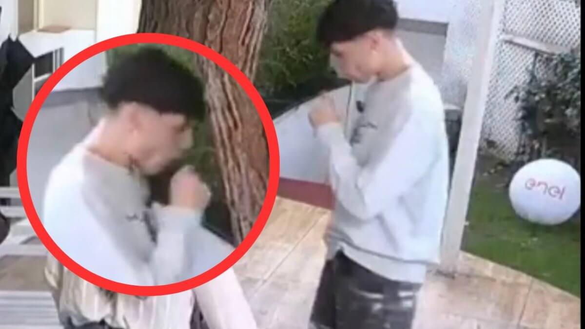 Riccardo di Amici 25: gesto omofobo verso un compagno di scuola – VIDEO