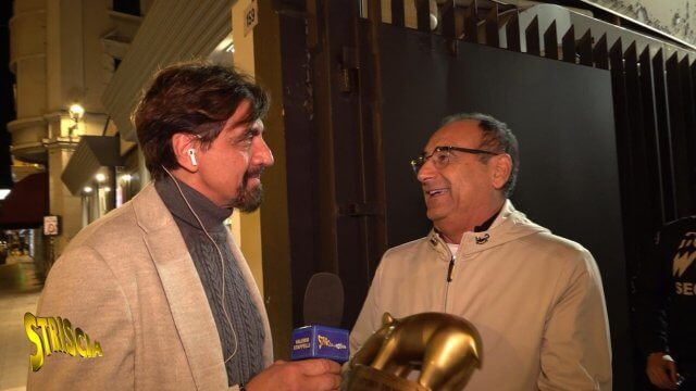 Tapiro d’Oro di Striscia la Notizia a Carlo Conti prima di Sanremo 2026