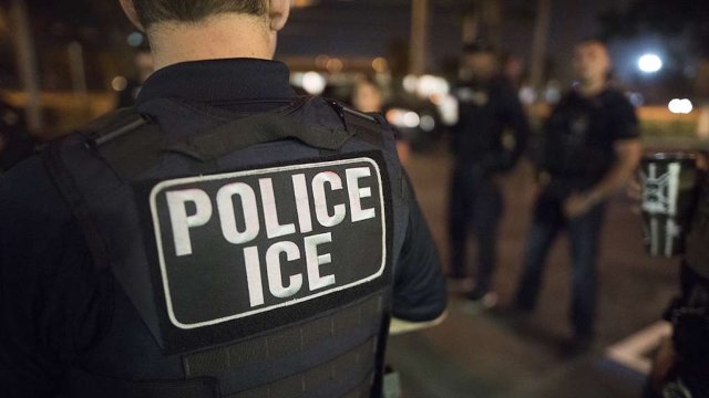 Arnaldo Bazan, il 16enne strangolato e insultato con epiteti omofobi dagli agenti ICE che rapivano suo padre - AGENTI ICE - Gay.it