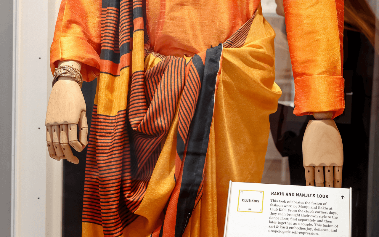Allestimento dedicato al Club Kali al museo Queer Britain (credit Rahil Ahmad per il museo Queer Britain)