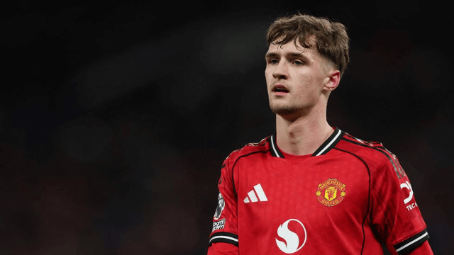 Calcio, Jack Fletcher del Manchester United grida "ragazzo gay" come insulto omofobo: squalifica per sei partite - Calcio Jack Fletcher Omofobia - Gay.it