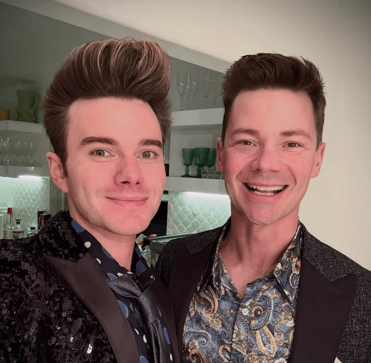 Chris Colfer di Glee sta scrivendo il suo romanzo per adulti ed è "davvero spinto" e "molto gay" - Chris Colfer e il fidanzato - Gay.it