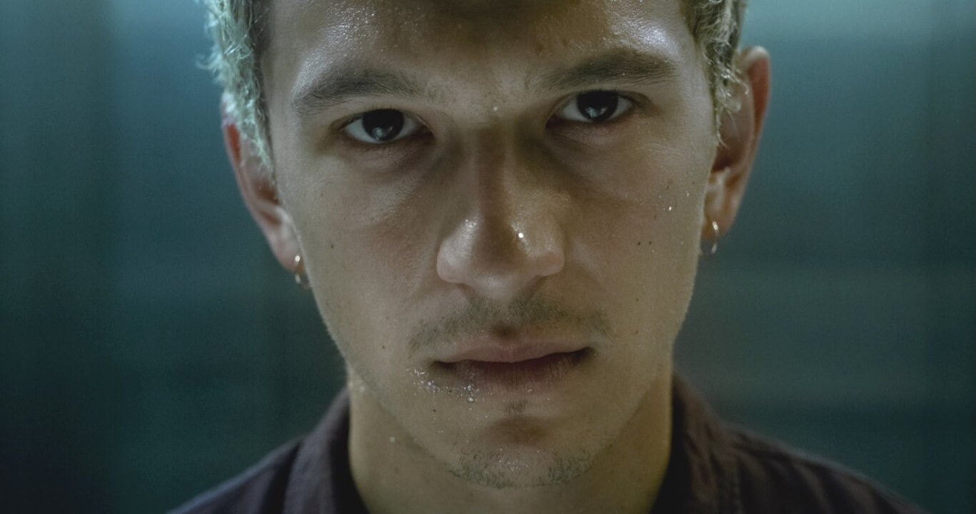 Proud, la serie queer polacca HBO Max con Ignacy Liss nei panni di uno "sfrontato gay" - Ignacy Liss in Proud - Gay.it