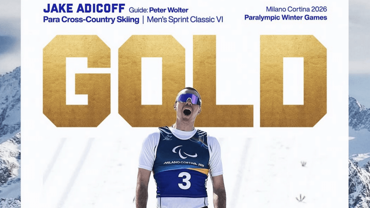 Paralimpiadi Milano Cortina 2026, lo sciatore gay Jake Adicoff vince la medaglia d’oro e fa la storia dei Giochi
