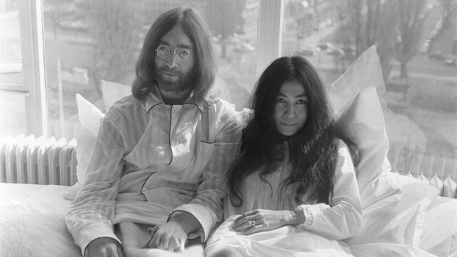 Paul McCartney rivela che Yoko Ono pensava che John Lennon "potesse essere gay" - John Lennon e Yoko Ono - Gay.it