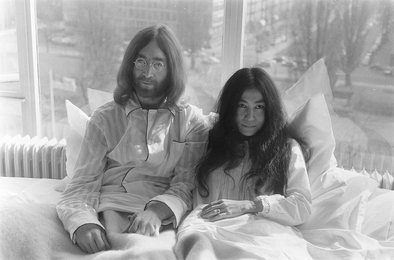 Paul McCartney rivela che Yoko Ono pensava che John Lennon “potesse essere gay”