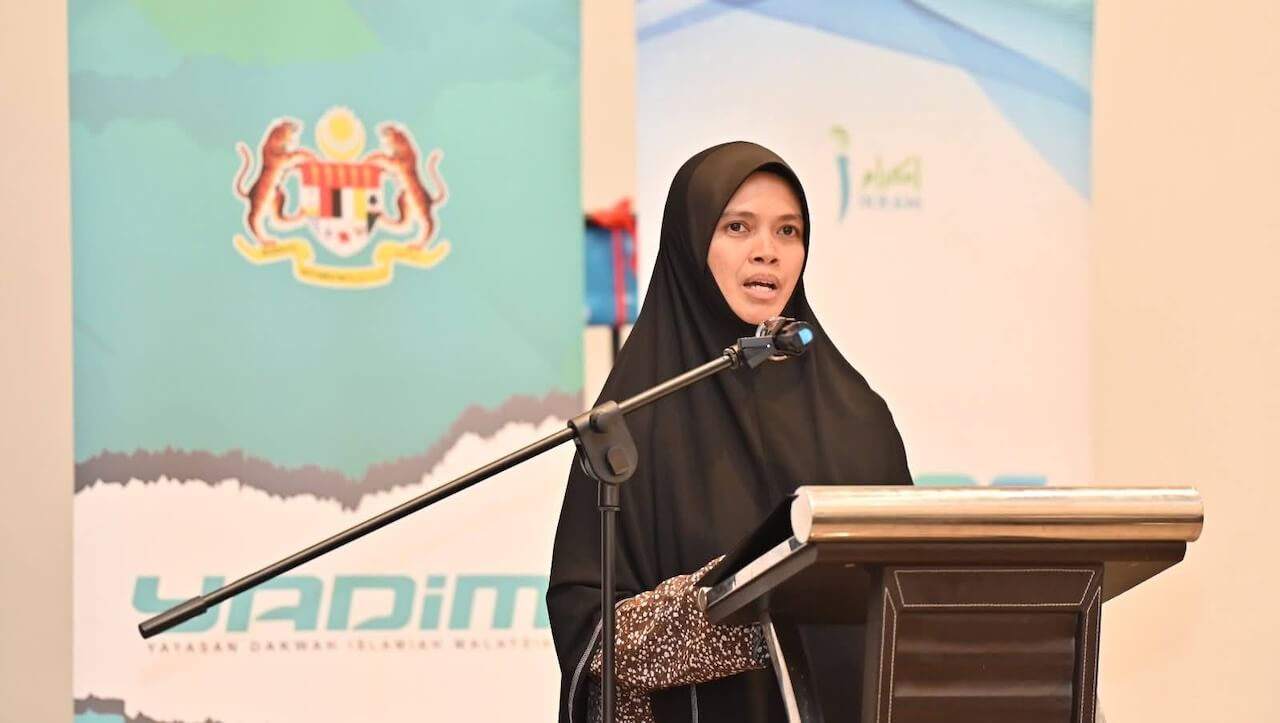 Malesia, viceministra chiede di non usare più l’acronimo LGBTQIA+ bensì “cultura deviante”