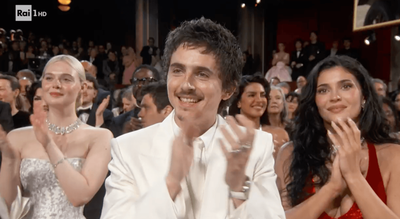 Oscar 2026, i vincitori. Trionfa Una Battaglia dopo l'Altra. Hollywood si riscopre politica, contro guerre e autoritarismi - Timothee Chalamet 1 - Gay.it