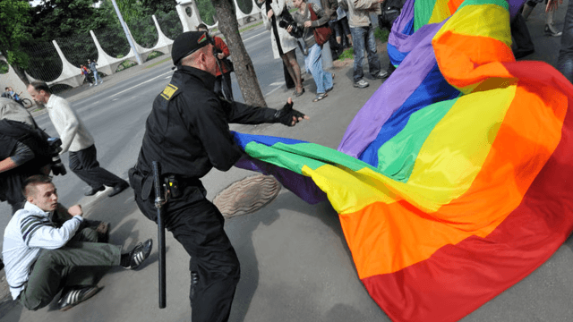 La Bielorussia approva la legge anti-LGBTIQ+ sul modello della Russia di Putin: carcere per chi promuove l'omosessualità - bielorussia legge anti lgbtiq propaganda omosessualita russia - Gay.it