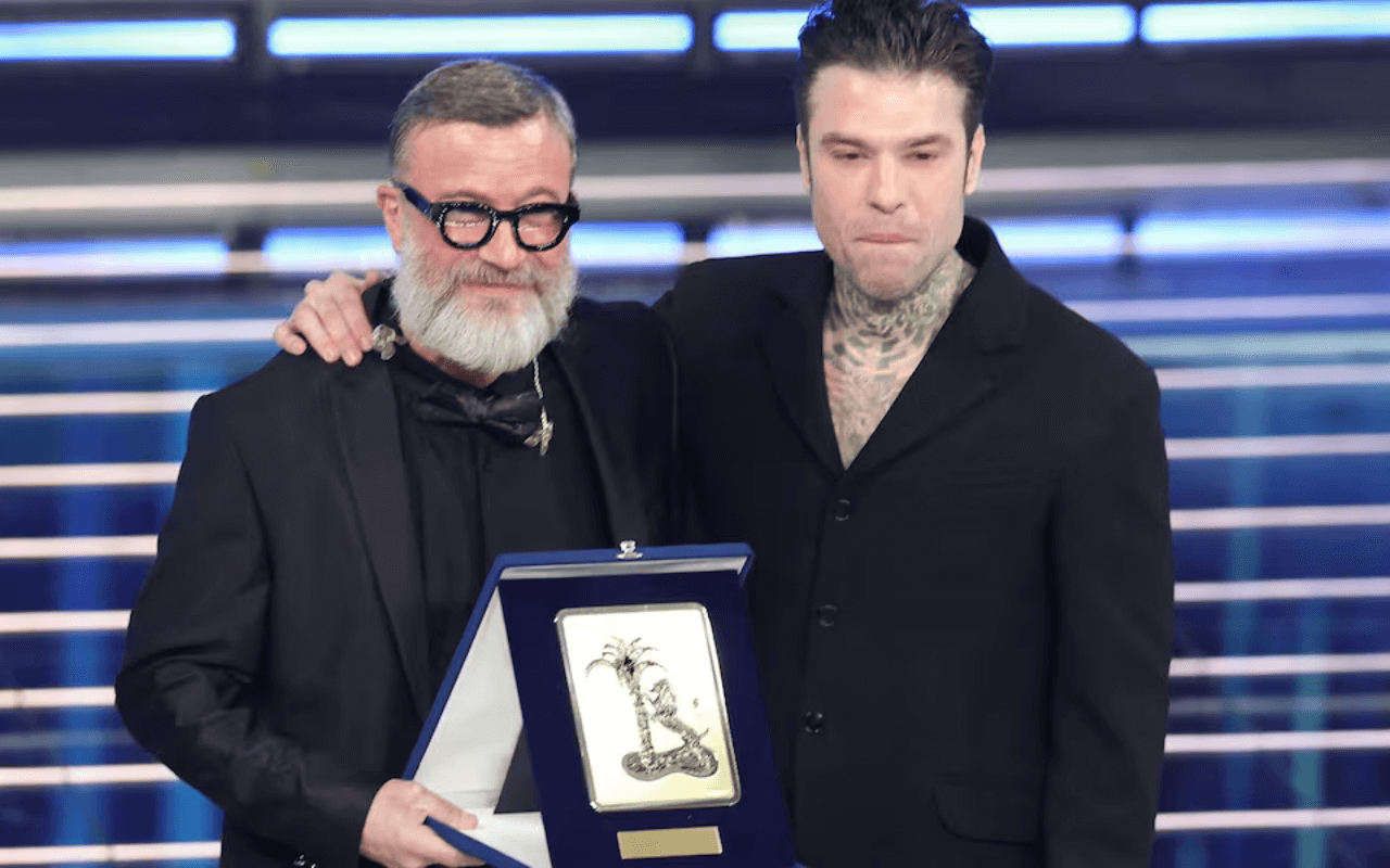 Sanremo 2026, tutti i premi: Fulminacci conquista la Critica, Serena Brancale fa il bis - fedez masini premio - Gay.it