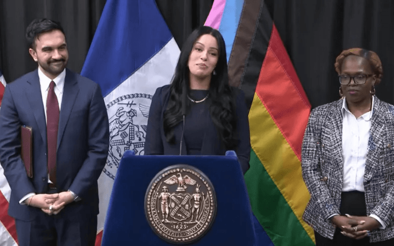 Taylor Brown, chi è la donna trans scelta da Mamdani per guidare l’ufficio per gli Affari LGBTQIA+ di New York: dalle cure negate all’attivismo