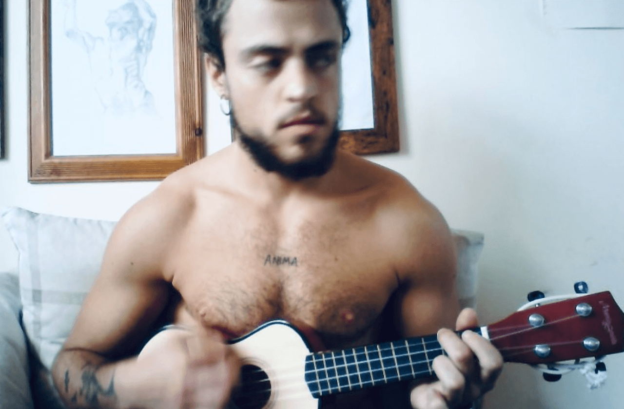 In Utero, Alessio Fiorenza è un giovane uomo trans nella nuova serie HBO Max con Sergio Castellitto - 2 - Gay.it