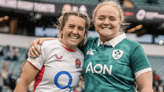 Claudia e Clíodhna Moloney-MacDonald, mogli e rugbiste rivali. Per la prima volta l'una contro l'altra con un bacio - Claudia e Cliodhna Moloney MacDonald - Gay.it