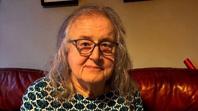 Joann Carver, 73enne donna trans si vede rifiutare il battesimo in Chiesa: "Fatti crescere la barba" - Joann Carver - Gay.it