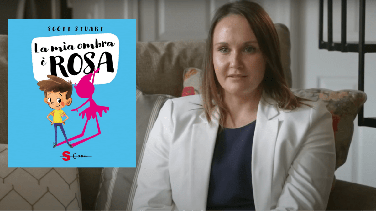Licenziata per aver letto un libro per bambini a tema LGBTQIA+, insegnante si appella alla Corte Suprema - Katie Rinderle e stata licenziata dopo letto My Shadow Is Purple - Gay.it