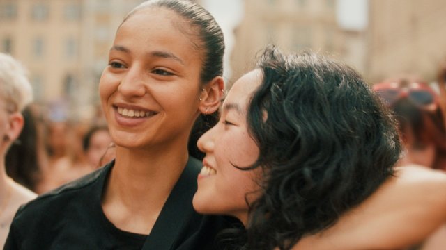 I turbamenti di una ragazza lesbica e musulmana: "La più piccola" non vuole salvarci - La petite derniere 2 c 2025 June films Katuh studio Arte France mk2films - Gay.it