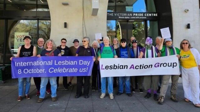 Australia, donne lesbiche cis chiedono e ottengono l'esclusione delle donne trans dai loro eventi - Lesbian Action Group - Gay.it