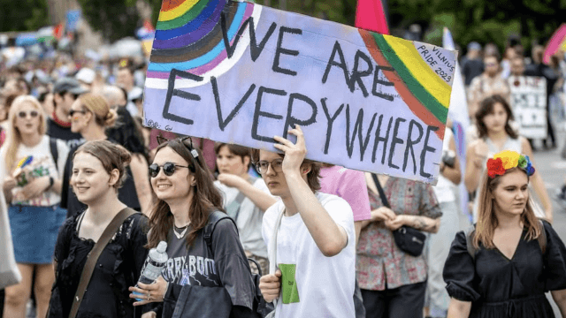 Lituania, referendum e ridefinizione del concetto di famiglia: solo matrimonio tra uomo e donna. Appello all'UE - Lituania Baltic Pride - Gay.it