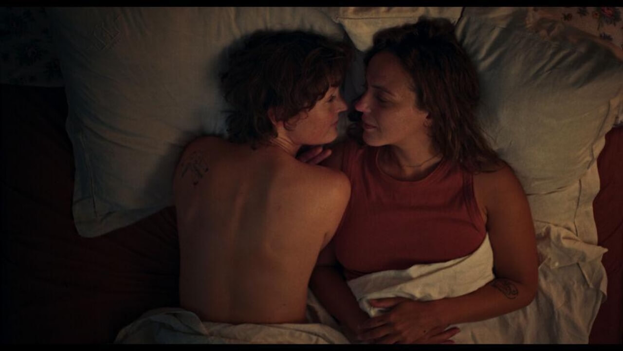 Love Me Tender, Vicky Krieps straordinaria mamma queer giudicata perché libera - Love Me Tender - Gay.it