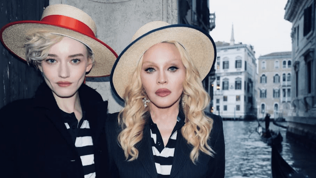 Madonna, in The Studio 2 la popstar dà vita al biopic ancora mai realizzato - Madonna e Julia Garner a Venezia per The Studio 2 - Gay.it