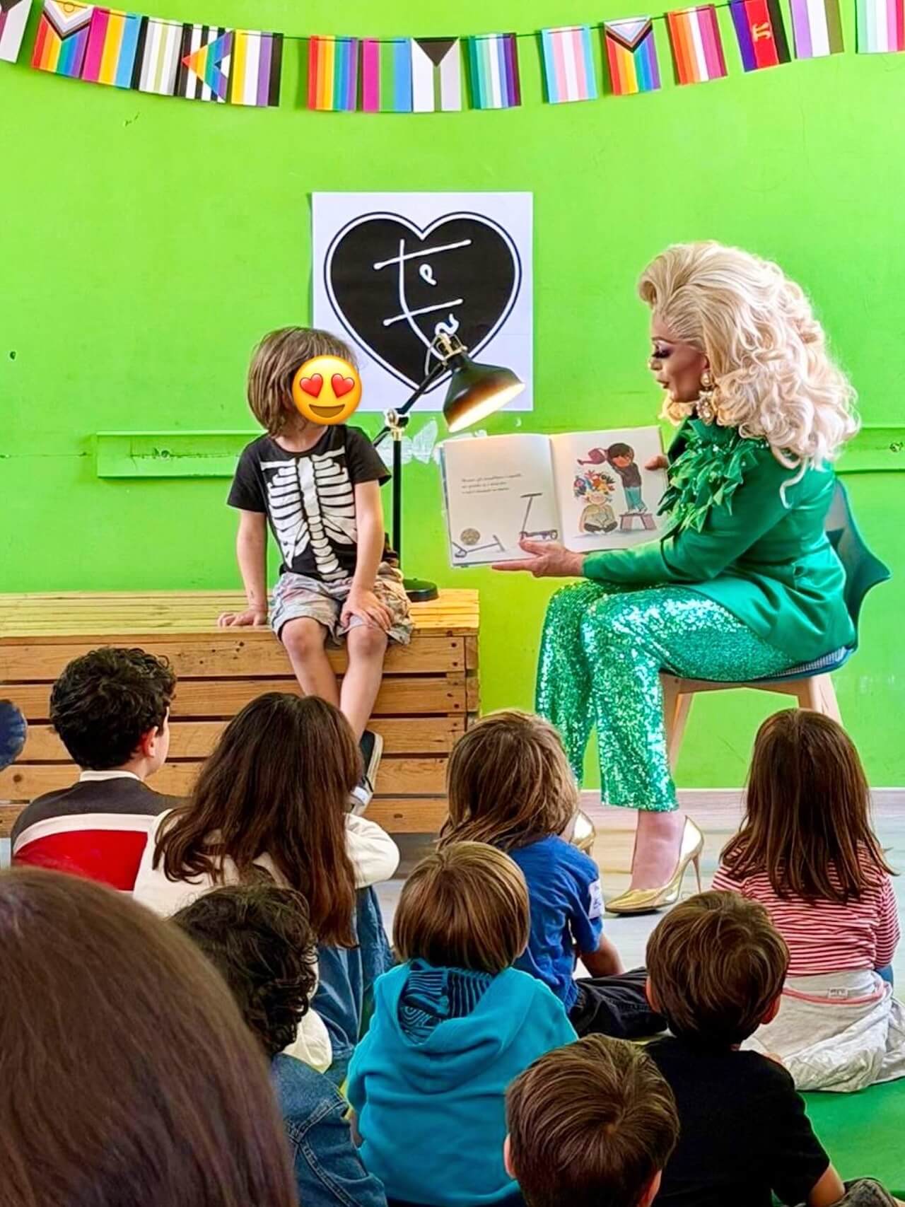 Priscilla legge fiabe ai bambini, con genitori felici e consenzienti: "Un esempio di rivoluzione quotidiana e di resistenza gentile" (INTERVISTA) - Priscilla - Gay.it