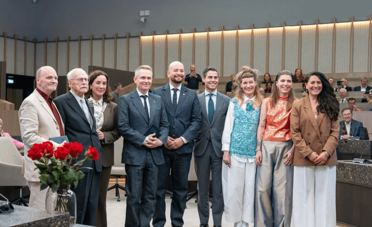 Olanda, il premier Rob Jetten celebra i 25 anni di matrimonio egualitario: “Un diritto da proteggere”