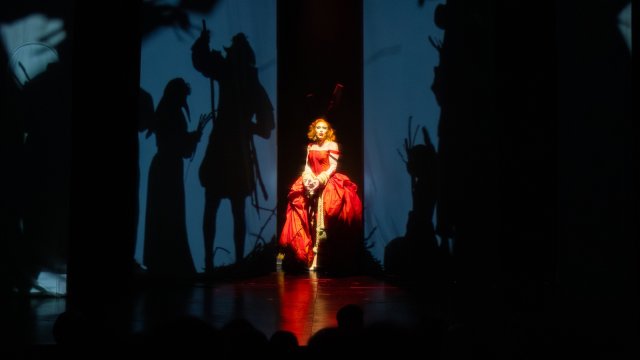 Sasha Velour: la regina che ha fatto piovere petali di rosa arriva a Milano - SV Travesty WashingtonPostSelects 053 1 - Gay.it