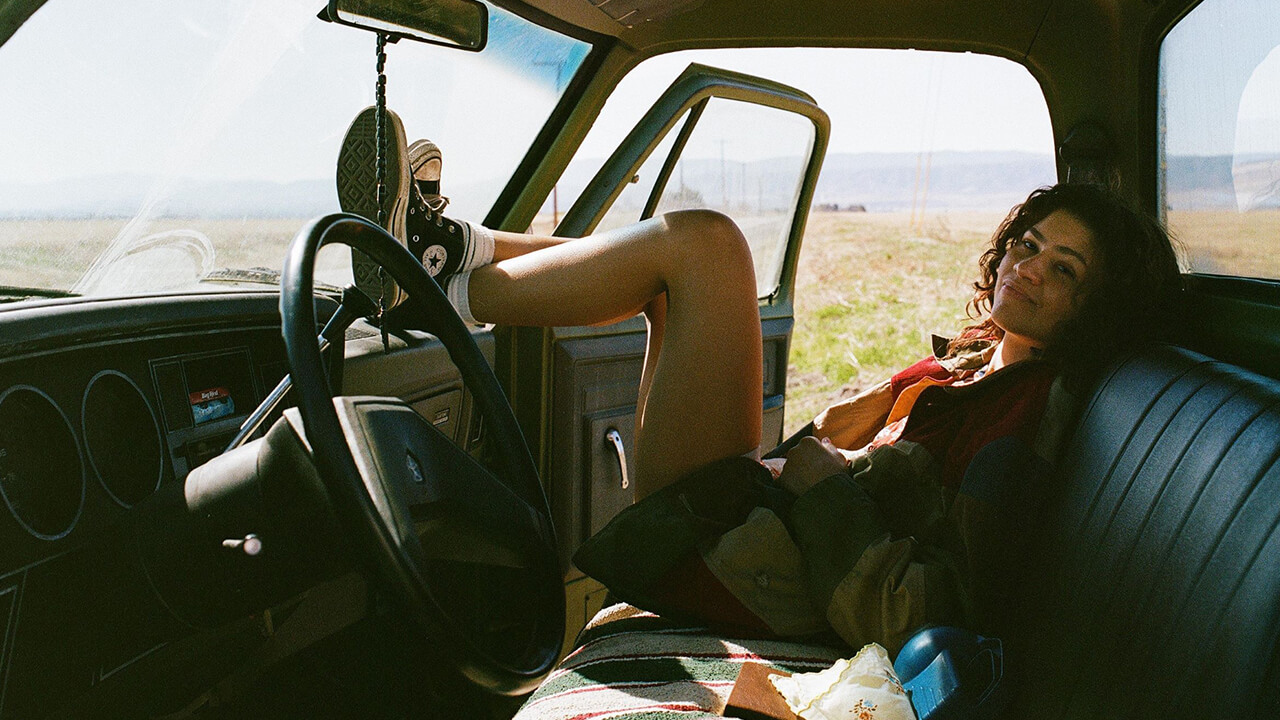 Euphoria 3 si getta nel burrone dell'età adulta e chiede pietà per tutti noi - ZENDAYA Gay.it euphoria 3 hbo max recensione eta adulta - Gay.it