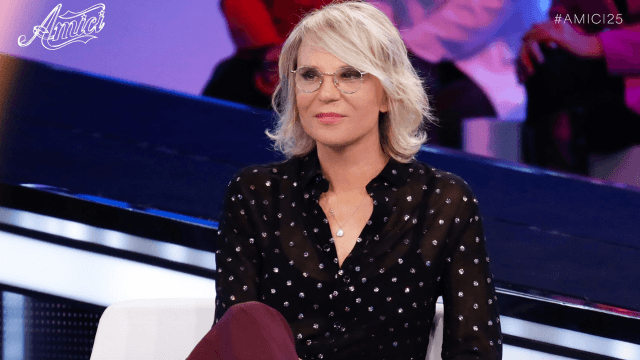 Ascolti TV del 25 aprile 2026: Serale di Amici 25 contro Canzonissima, ecco chi ha vinto