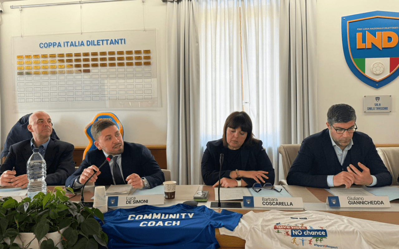 Calcio giovanile, svolta inclusiva della Lega Dilettanti: corso per allenatori contro discriminazioni e bullismo - calcio - Gay.it