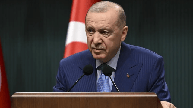 Erdoğan usa le stragi scolastiche per attaccare le persone LGBTQ+ "Sono un despotismo globale" - erdogan stragi scolastiche lgbtq despotismo globale - Gay.it