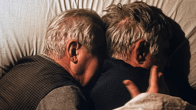 Cosa succede quando invecchi e sei gay? "Maspalomas" apre il Lovers con una storia che brucia - maspalomas lovers film festival torino 2026 - Gay.it