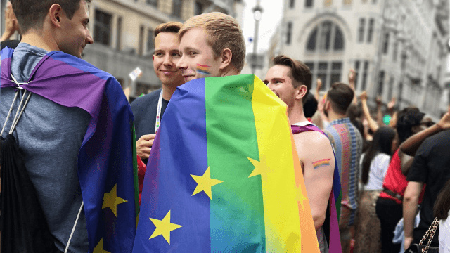 Divieto di pratiche di conversione, il Parlamento Europeo approva, ma Fratelli d'Italia si oppone - pratiche conversione parlamento europeo approva fratelli italia contro - Gay.it