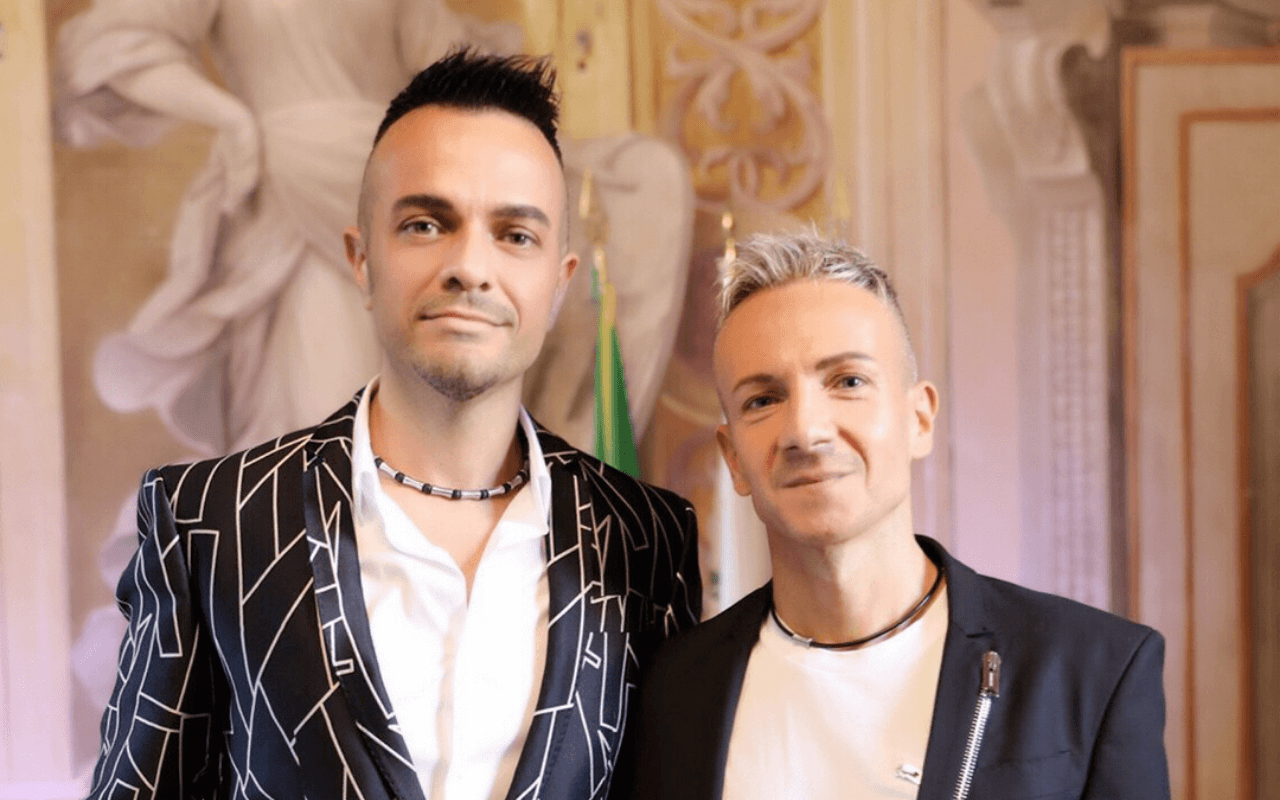“Assolto chi ci ha insultati”: la coppia gay che ha denunciato l’omofobia online racconta il fallimento del sistema