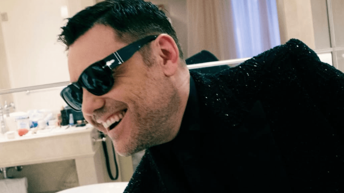 Tiziano Ferro è rifatto? Genny Urtis parla dei presunti ritocchi: “Il viso è cambiato” – VIDEO