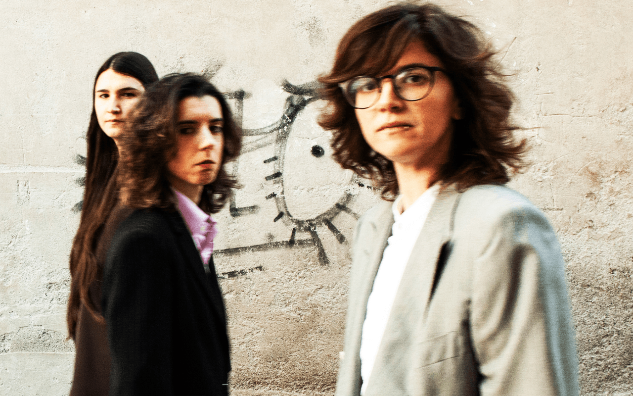 'Non è un paese per checche', VIADELLIRONIA, band al femminile, si racconta a Gay.it: “L’Italia è inospitale per le minoranze” - viadellironia4 - Gay.it