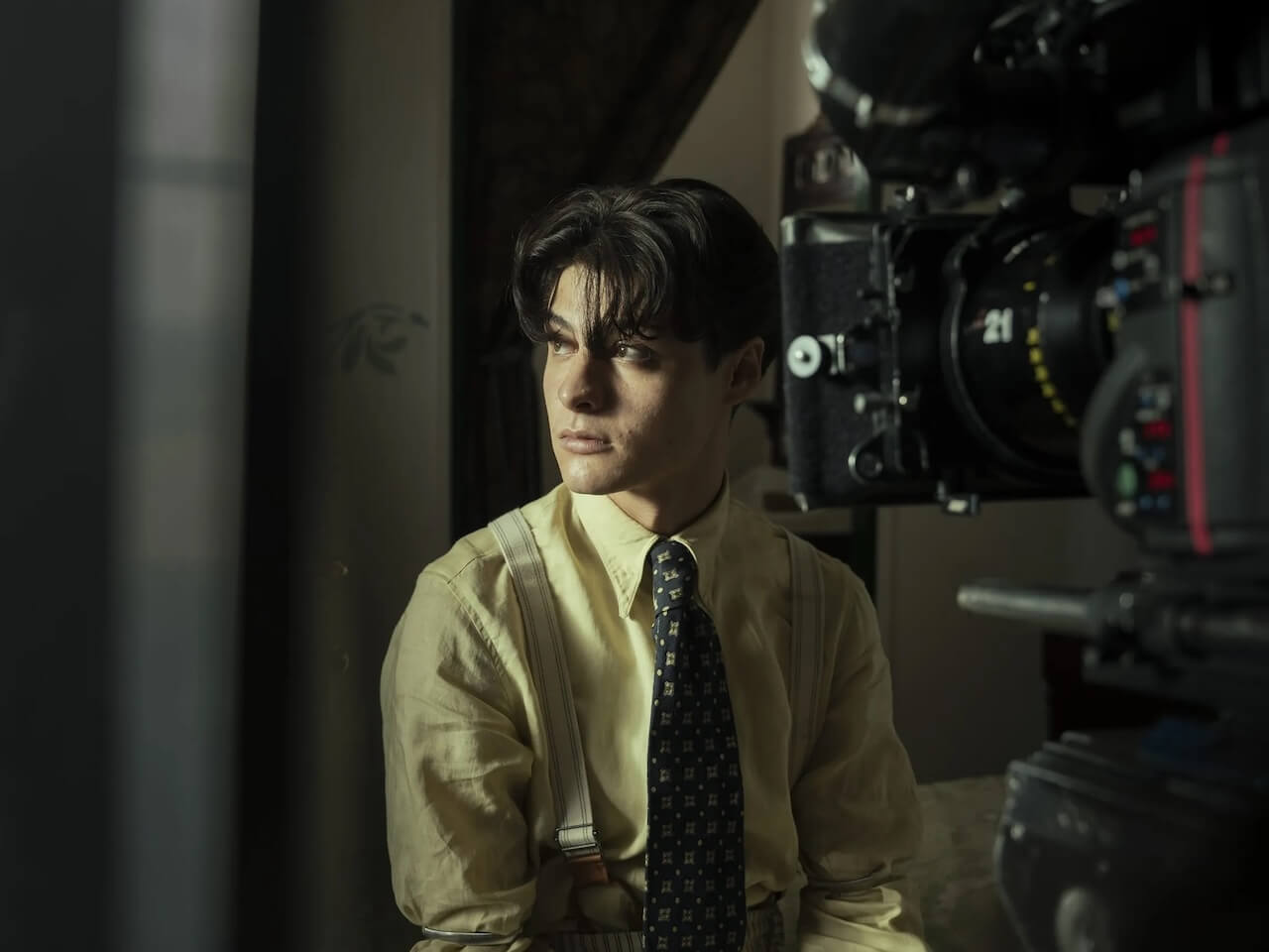 La Bola Negra, si grida al capolavoro queer per il film dei Los Javis. Sarà Palma d'Oro a Cannes? - La Bola Negra - Gay.it