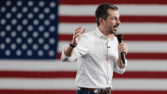 Pete Buttigieg sempre in testa tra i Democratici nei sondaggi alla presidenza USA - Pete Buttigieg - Gay.it
