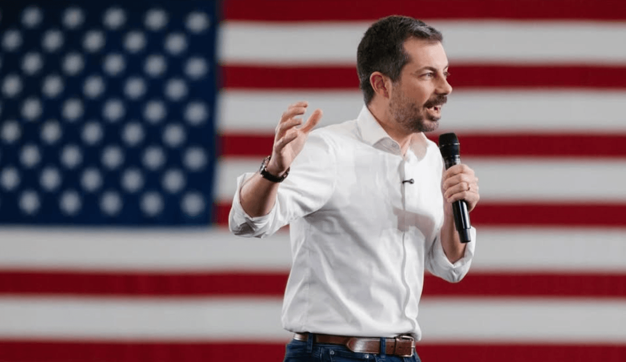 Pete Buttigieg sempre in testa alle primarie dem. Secondo gli ultimi sondaggi batterebbe lo sfidante repubblicano - Pete Buttigieg - Gay.it